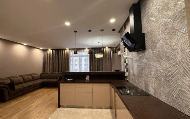 Апартаменты 2 Bedroom Apt On Republic Square