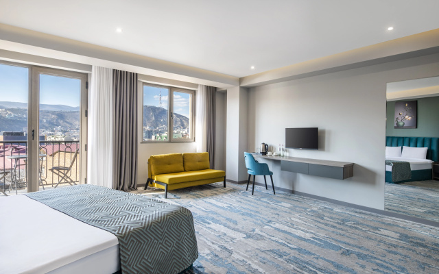 Deluxe Double room with balcony (full double bed) · Hotel Address 9D — photo 1