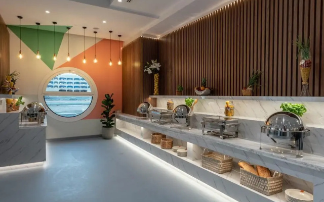 Отель Leva Mazaya Centre Dubai