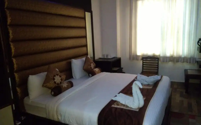 Отель Vibhav Grand