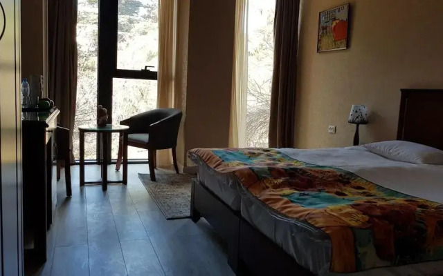 Guest rooms · Tbilisi — photo 22