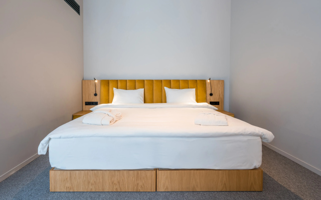 Spinner Triple room · Episode Tbilisi Hotel — photo 6