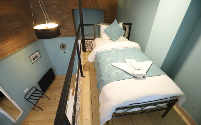 Guest rooms · Tbilisi — photo 18