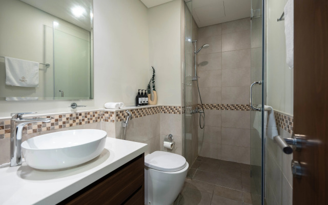 Апартаменты Keyrock Premium Reva Stay with Pool Access