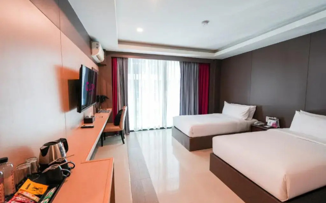 Отель GLOW Pattaya