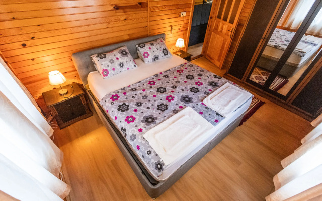 Меблированные комнаты Holiday House dilek çıralı