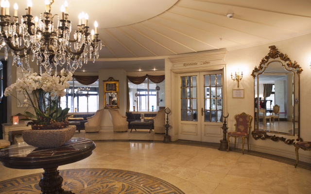 Cocos The Club Solto - Boutique Class