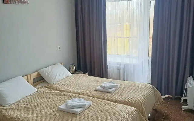 Отель на радужной