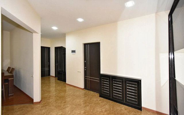 Апартаменты RentInnYerevan 74 Aram Street