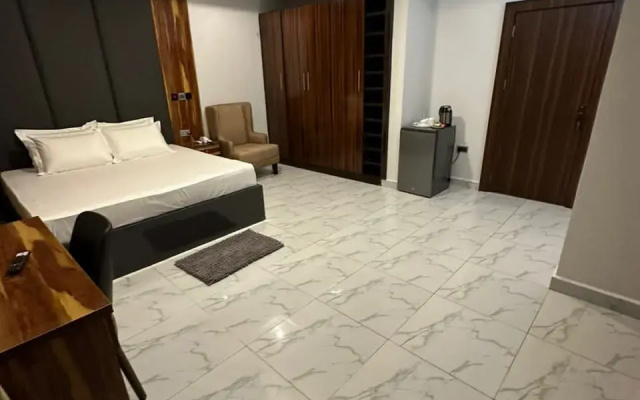 Отель De James Hotels and Suites