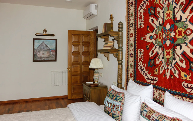 Частный дом Yerkir Guest House