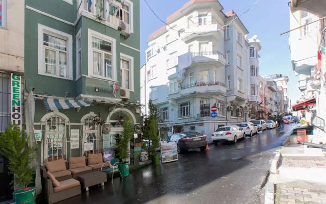 Taksim Green House Hostel