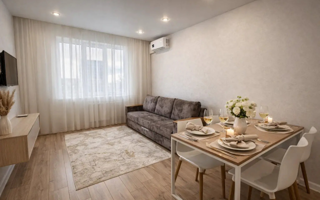 Квартира LikeHome на Братьев Хусаиновых 6