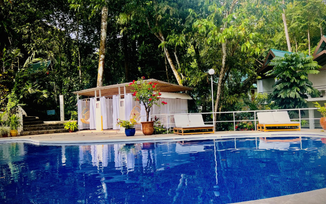 Курортный Отель Ecotica Hotel and Resort