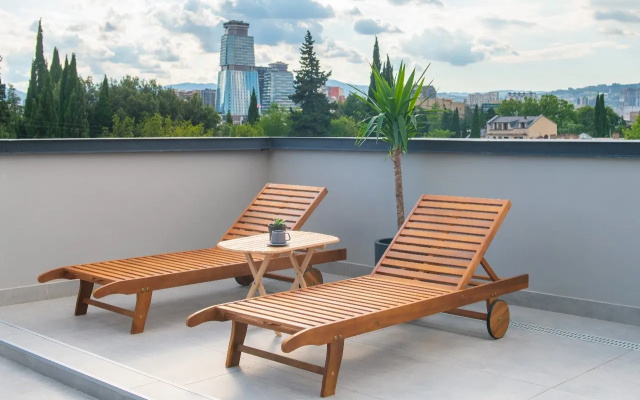 Penthouse Terrace Double Studio Suite with Kitchen (full double bed) · Gratus Aparthotel Tbilisi — photo 22