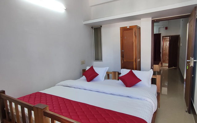 Отель Manora Residency