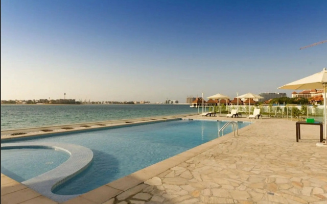 Апартаменты Globalstay Azizi Royal Bay
