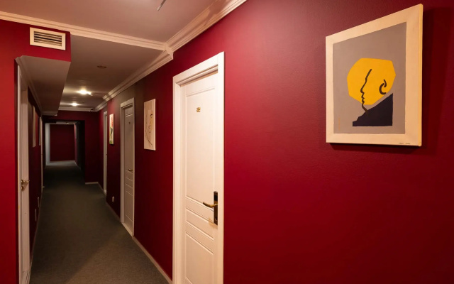 Отель IQHotel