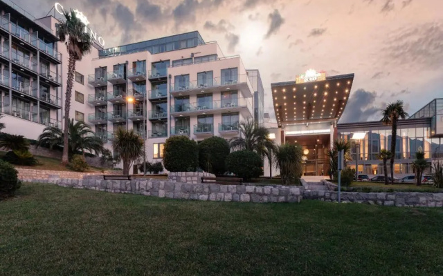 Отель Eurostars Queen of Montenegro