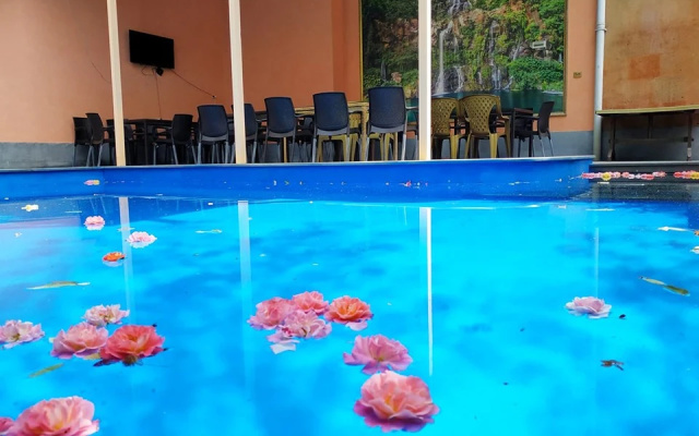 Отель Red Hotel Yerevan