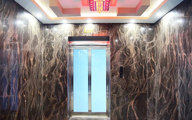 Отель Thangam Residency