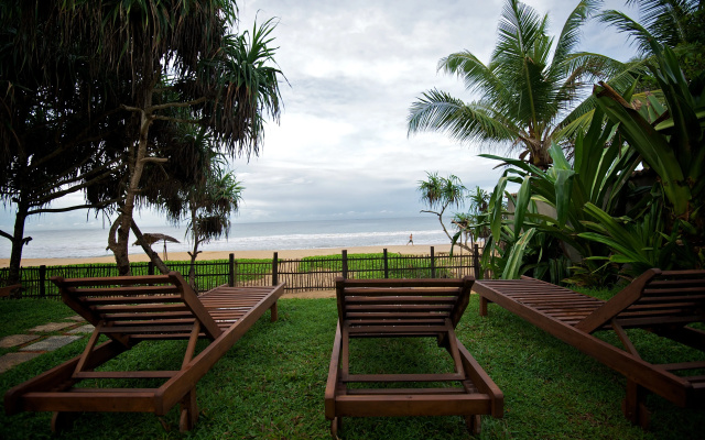 Отель Roman Beach