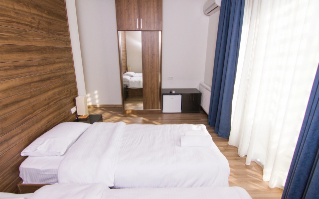 Guest rooms · Tbilisi — photo 18