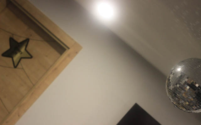 Отель Retro Star Suites
