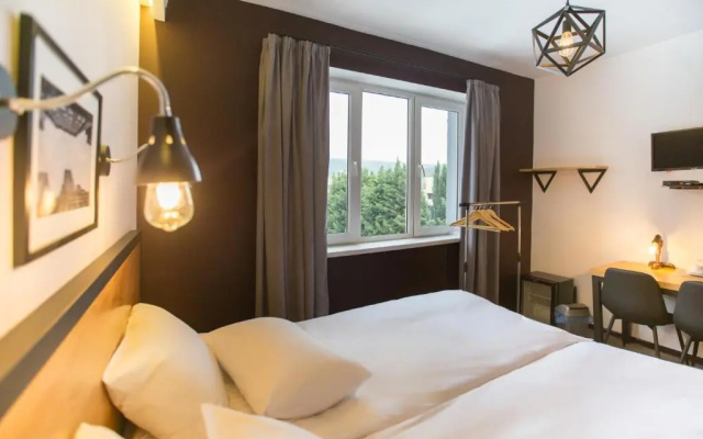 Guest rooms · Tbilisi — photo 19