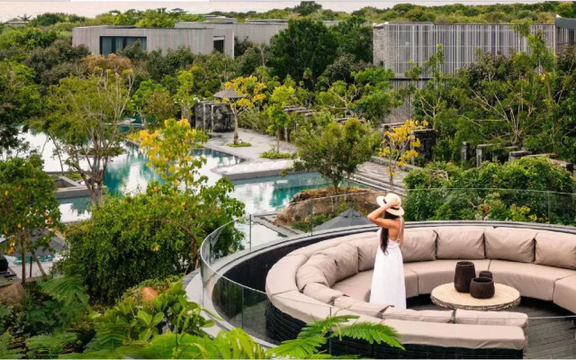 Курортный отель  Hilton Yala