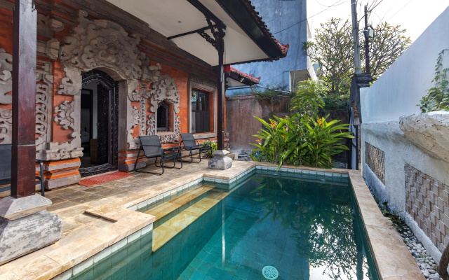 Вилла Casa Yenny Balinese Style Seminyak Kuta