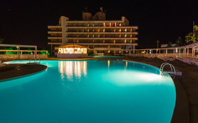 Отель Alean Family Resort & SPA Biarritz 1