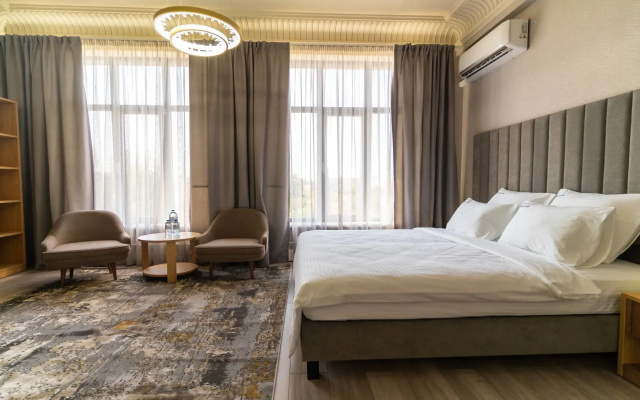 Отель Di Mare Hall