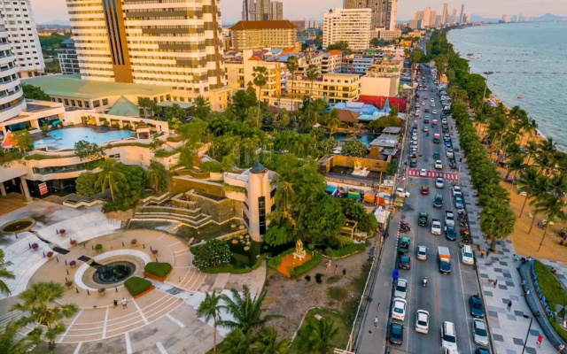 Апартаменты Jomtien Plaza Condotel
