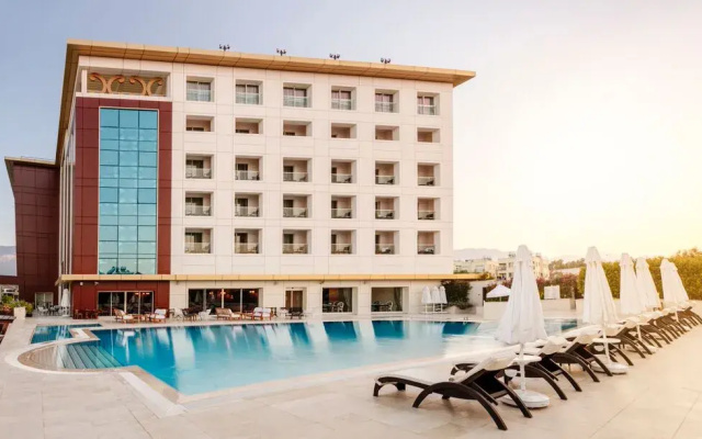 Отель Grand Pasha Kyrenia