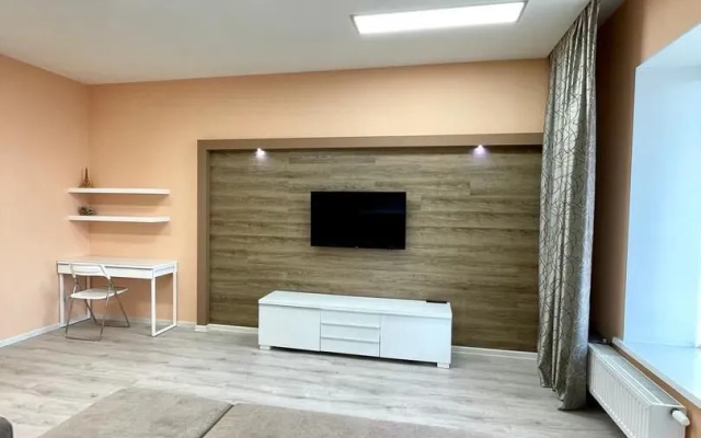 Апартаменты на Комсомольском проспекте, 80Е