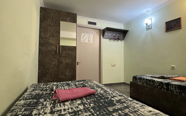 Guest rooms · Batumi — photo 38