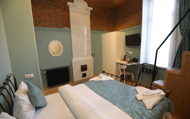 Guest rooms · Tbilisi — photo 9