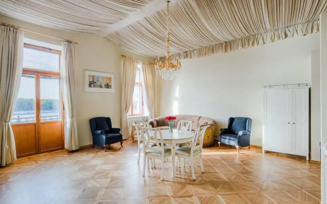 Апартаменты a.m. Rooms Neva Balcony (Angliyskaya Naberezhnaya)
