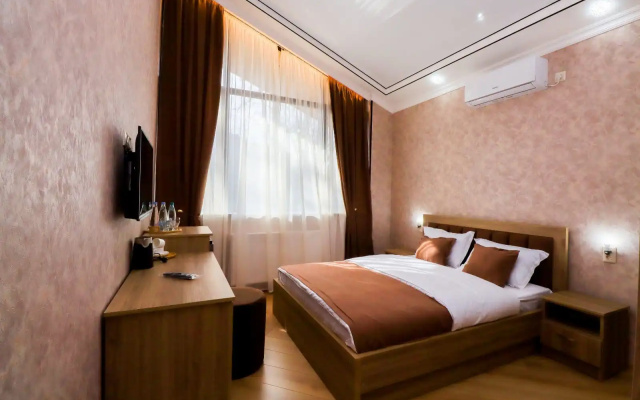 Hotel Evergreen · Sadgeri — photo 25
