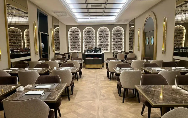Отель Omnia Aria Palace