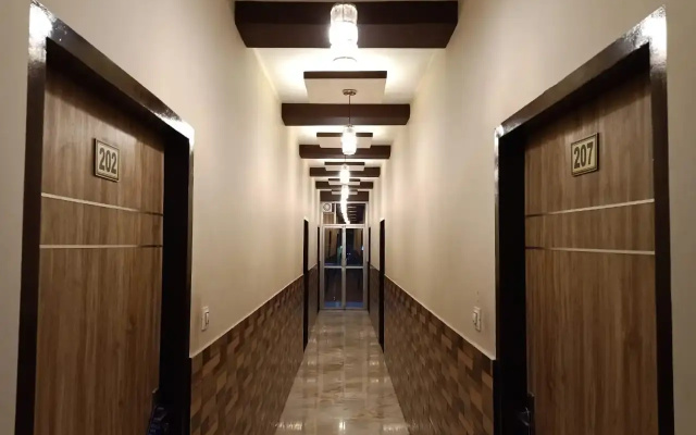 Отель Maan