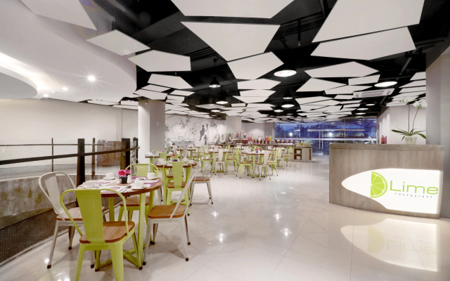 Отель Favehotel S. Parman, Medan