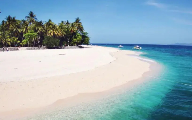 Отель Dakak Park and Beach Resort