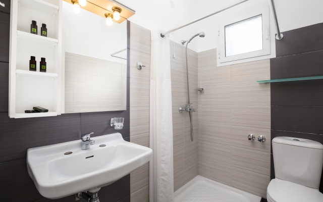 Отель Bella Vista Beach Hotel And Studios- Corfu Benitses