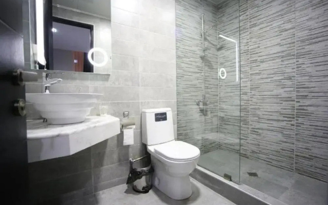 Bathroom · Kutaisi — photo 28