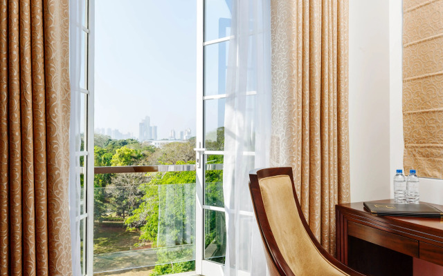 Отель Trillium Boutique City Hotel