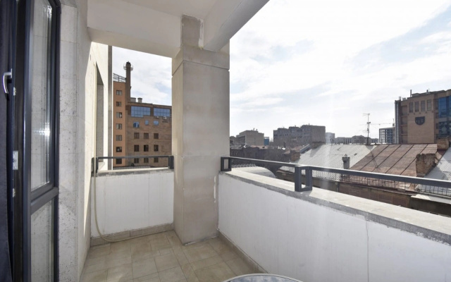Апартаменты RentInnYerevan 16 Yeznik Koghbatsi Street