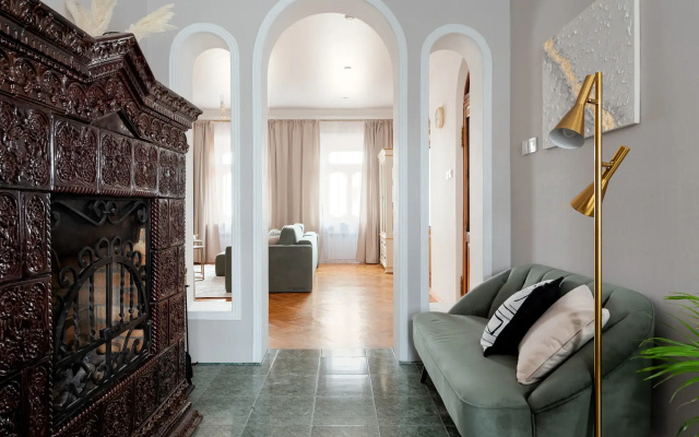 Квартира GM Apartments Новая и тихая Трехкомнатная на Тверской