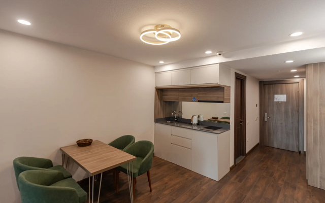 Апартаменты Modern 1-Bedroom in WYN Residence